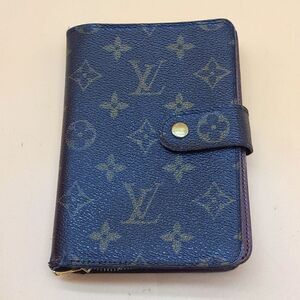 Authentic Louis Vuitton Monogram Wallet
